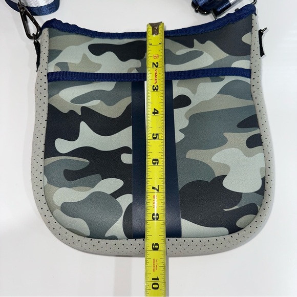 Haute Shore Neoprene Camo Crossbody Bag Blue White Stripe Strap - Picture 11 of 12